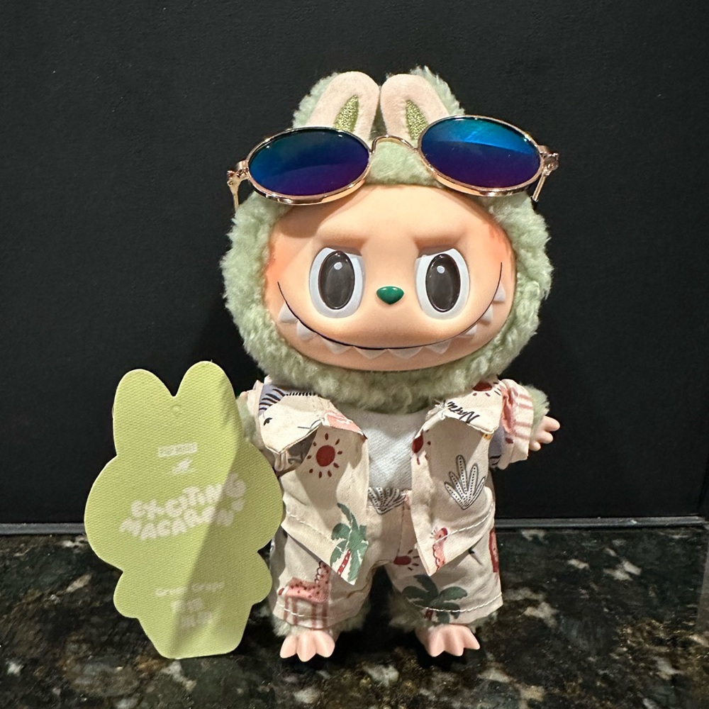 🌴LABUBU VACATION MODE OUTFIT 🌴 - Picture 3 of 3